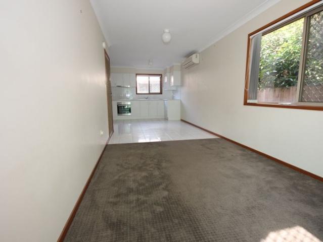 WELL POSITIONED END TOWNHOUSE