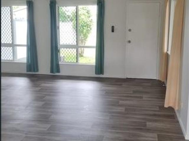 Well Positioned Home in Bentley Park With Solar