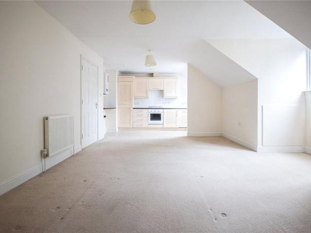 Well presented 1 bedroom apartment at this truly unique development conveniently situated in a landscaped environment adjacent to Histon Road, ideal for the City centre & Science Parks. Entry phone system. Allocated parking & visitors spaces. Unfurnished