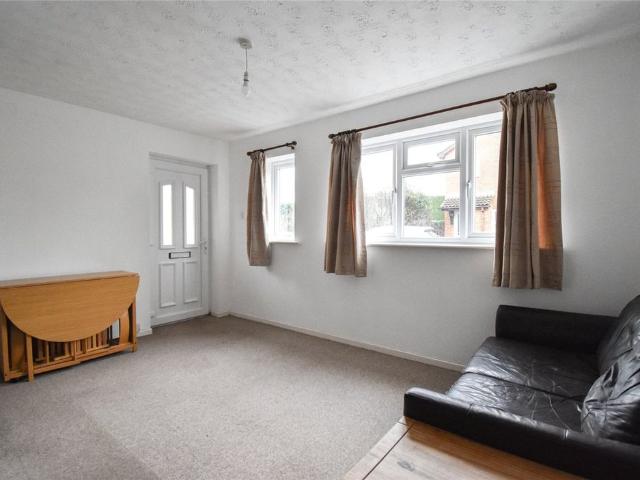 Well presented 1 bedroom house to rent in Milton offering excellent access to City centre, Science Park, A14 & M11. GCH. Allocated parking. Access to private rear garden. Local amenities close by. Walking distance to local country park. Furnished
