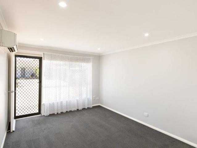 WELL PRESENTED 1 BEDROOM UNIT