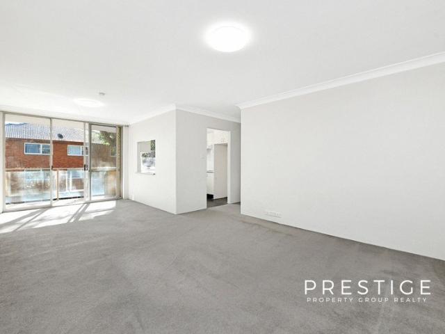 Well presented 2 bedroom apartment in Heart of Arncliffe!