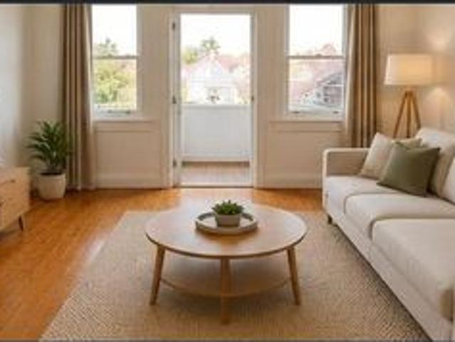 Well Presented 2 Bedroom Apartment & Study with Leafy Outlook!