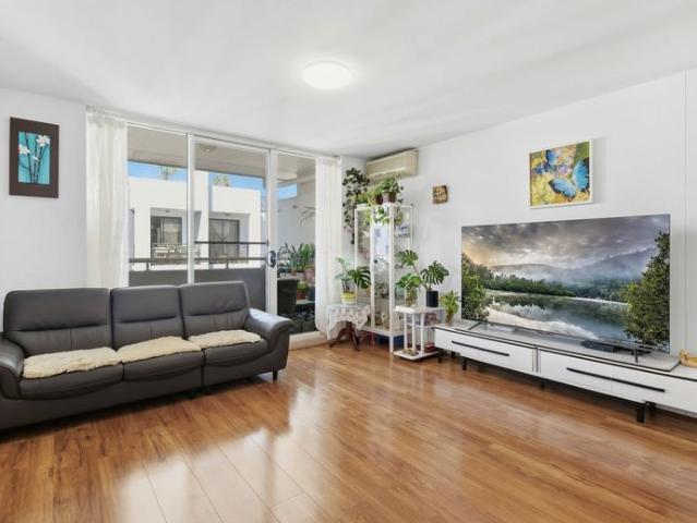 Well Presented 2 Bedroom Apartment