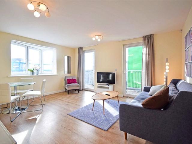 Well presented 2 bedroom Penthouse apartment located within walking distance of the City centre & Railway Station. Electric heating. Communal Gardens. Furnished. 6th Floor with lift. Furnished