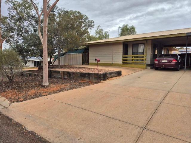 Well presented 2 bedroom property