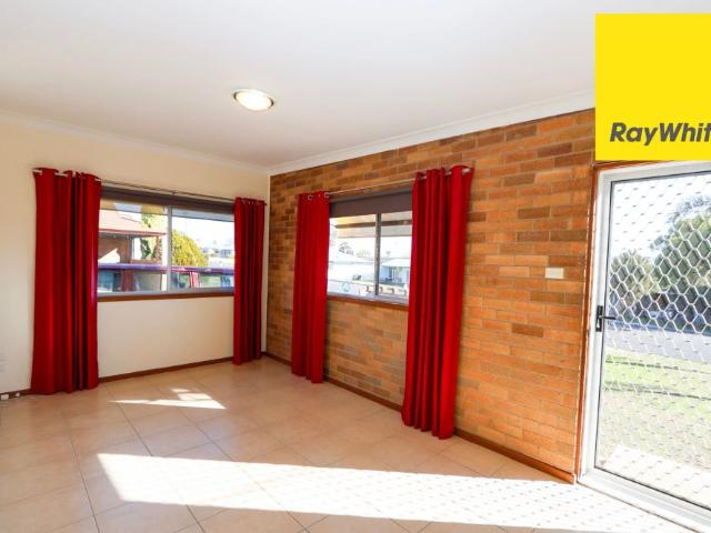 Well Presented 2 Bedroom Unit