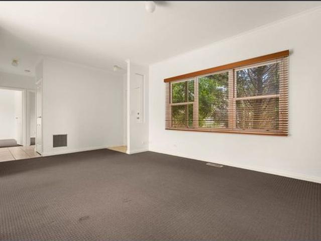 Well Presented 2 Bedroom Unit
