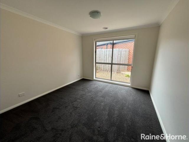 WELL PRESENTED 2 BEDROOM UNIT COURT LOCATION