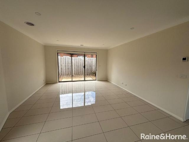 WELL PRESENTED 2 BEDROOM UNIT COURT LOCATION