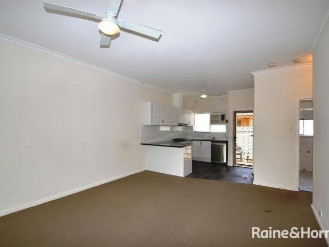 Well Presented 2 Bedroom Unit in a Small Group. This will be internally a 6 month lease