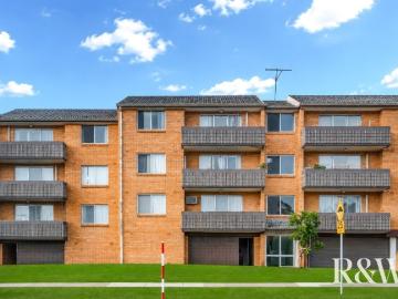 Well Presented 2 Bedroom Unit in Sought After St Marys!