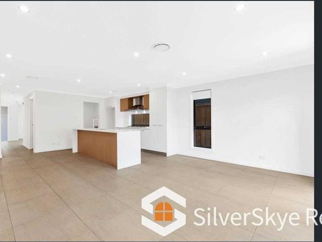 Well Presented 3 Bed House Ready To Move In