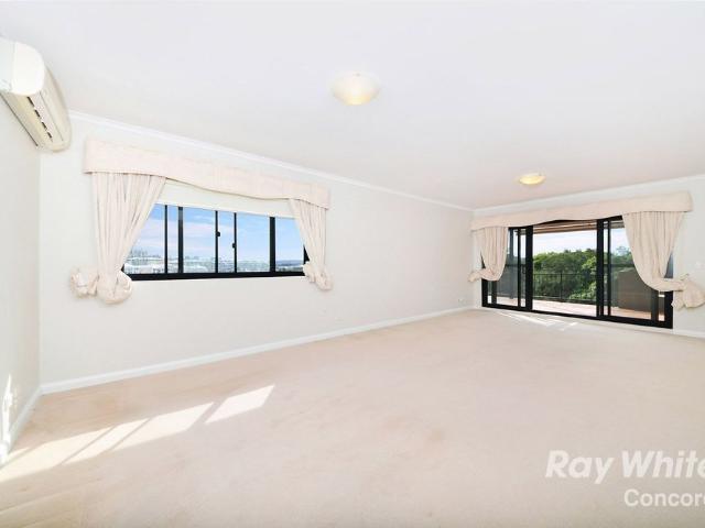 Well Presented 3 Bedroom Apartment