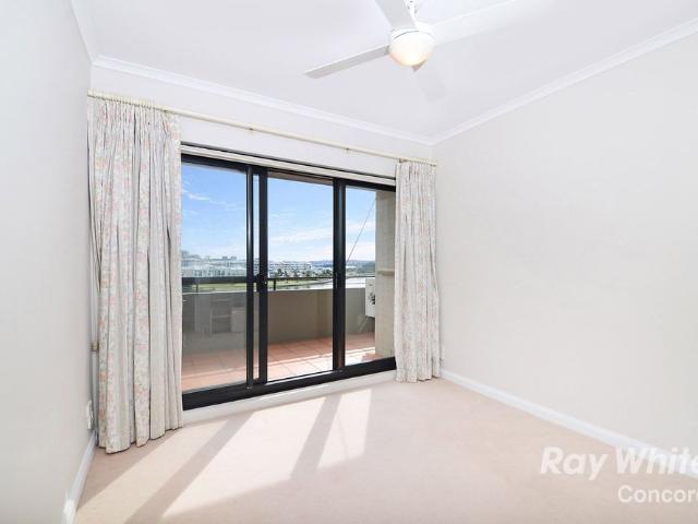 Well Presented 3 Bedroom Apartment