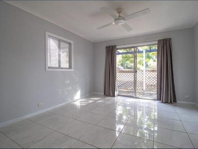 Well Presented 3 Bedroom Duplex with Private Driveway & Carport