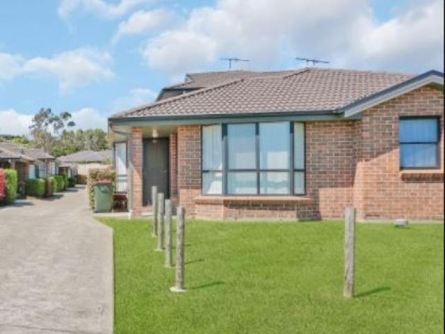 Well presented 3 bedroom unit