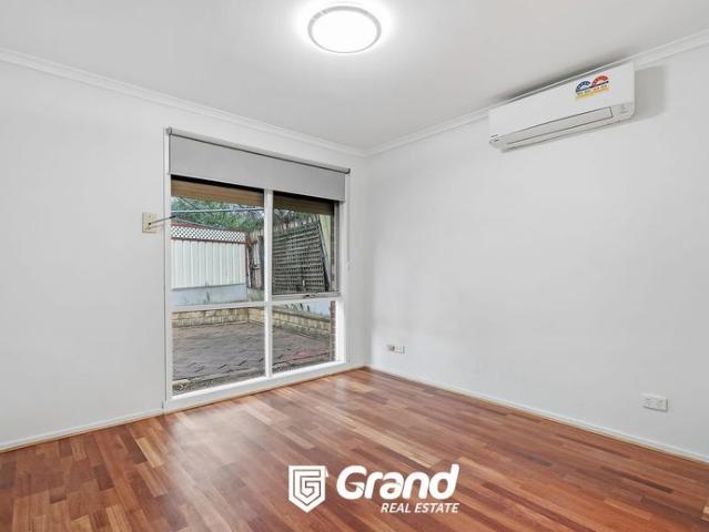 WELL PRESENTED 3 BEDROOM UNIT IN A PRIME LOCATION !