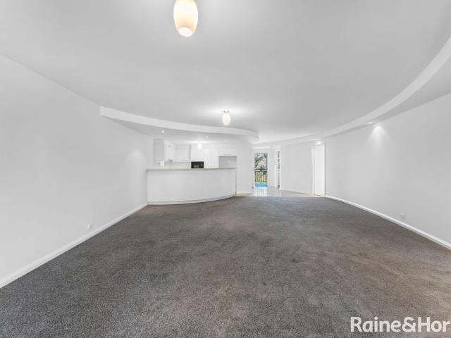 Well Presented Three Bedroom Apartment in Prime Garran Location
