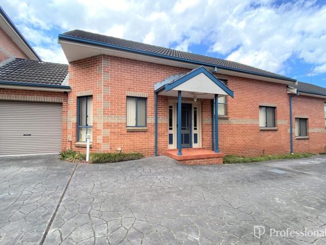 WELL PRESENTED THREE BEDROOM VILLA SITUATED IN A SMALL QUIET COMPLEX!