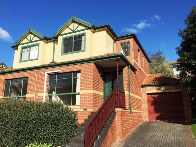 WELL PRESENTED TOWNHOUSE IN IDEAL LOCATION