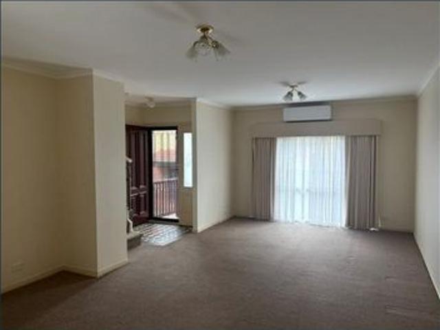 WELL PRESENTED TOWNHOUSE IN IDEAL LOCATION