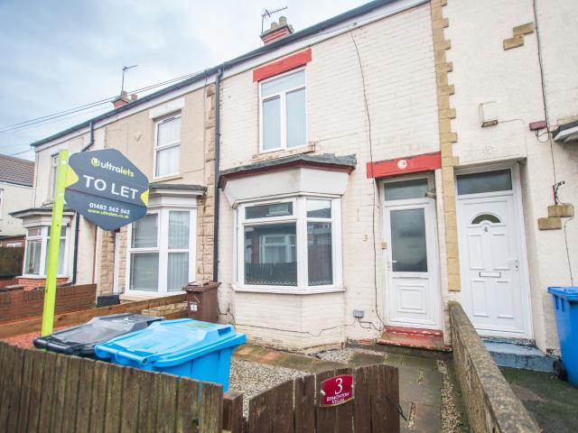 Well presented two bed mid terrace house on Ceylon Street in HU9