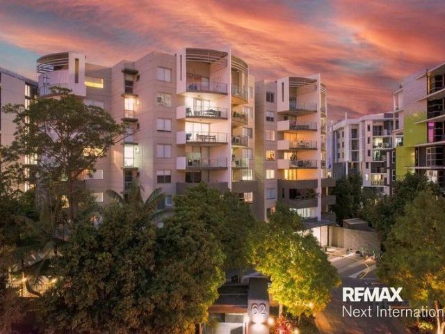 Well presented Two Beds, Stunning Urban Lifestyle in South Brisbane
