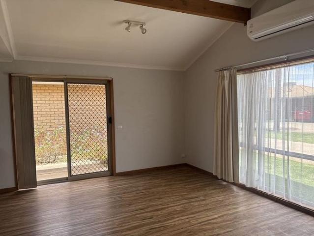 Well presented two bedroom unit in a quiet location!