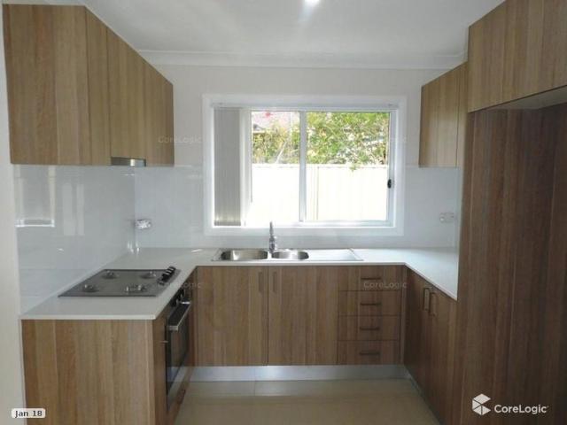 Well Presented Two Bedroom Grannyflat in a Quiet, Convenient Location