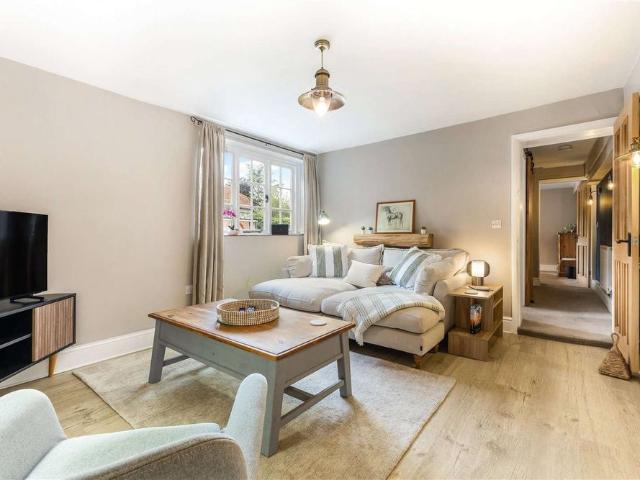 Well presented two bedroom property in the heart of the market town of Petworth