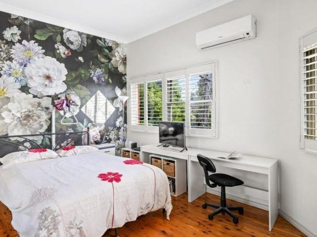 Well Presented Two Level, Three Bedrom Home