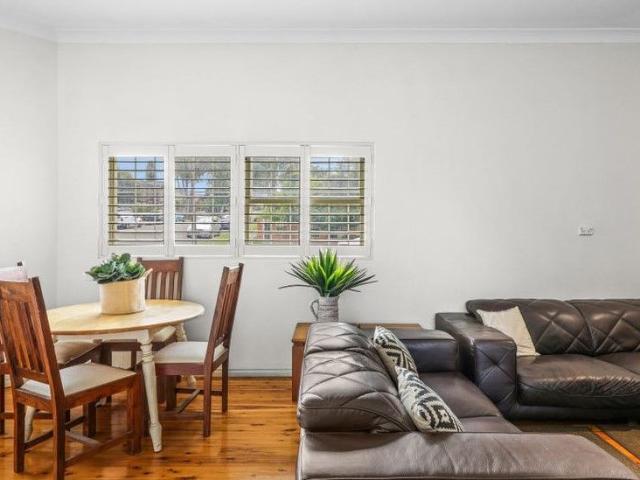 Well Presented Two Level, Three Bedrom Home