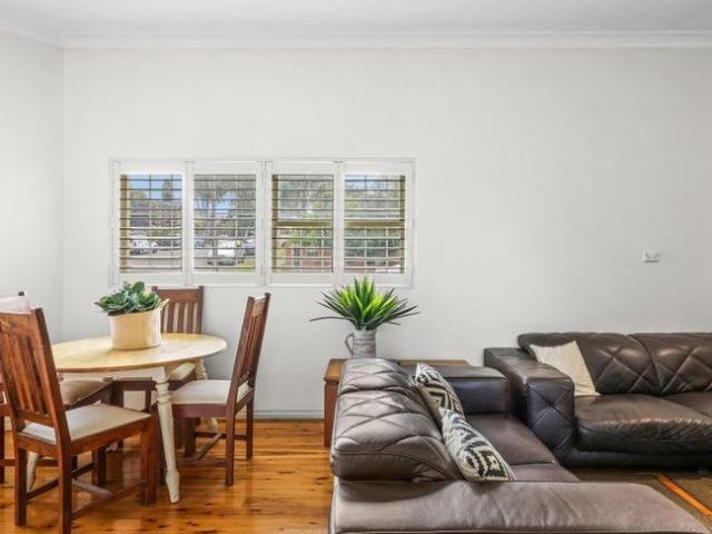 Well Presented Two Level, Three Bedrom Home