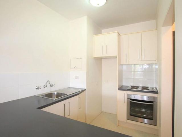 Well presented unit, a short walk to West Ryde Station, shops and restaurants