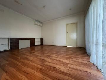 Well Presented Unit in Convenient Location