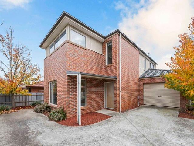 Well Presented Unit in Convenient Sebastopol Location