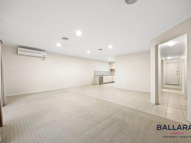 Well Presented Unit in Quiet and Convenient Mount Pleasant Location