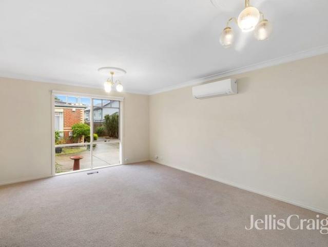 Well presented unit in the heart of Eltham