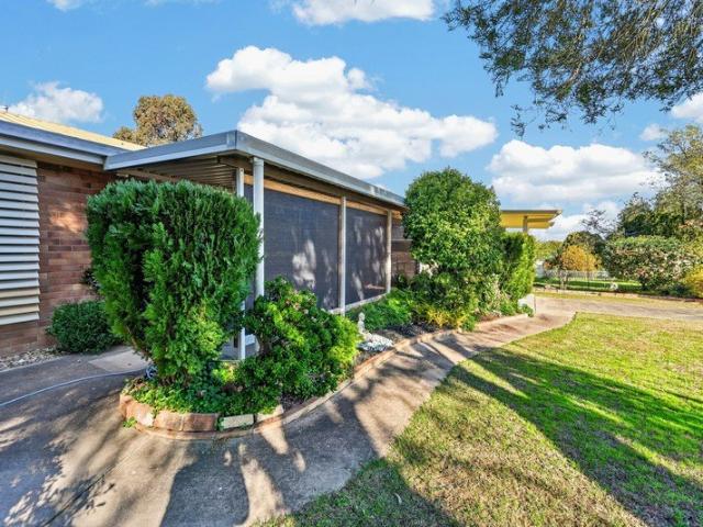 Well presented and Kept, 2 Bedroom Brick Home in Prime Position