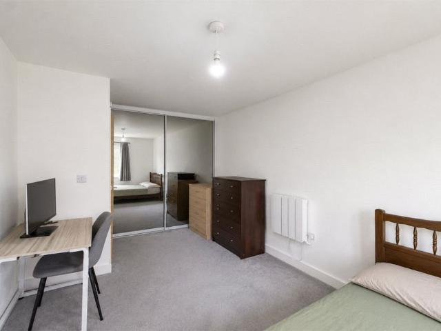 Well presented and modern one bedroom ground floor apartment, situated within the popular Atlas Way development in Milton Keynes