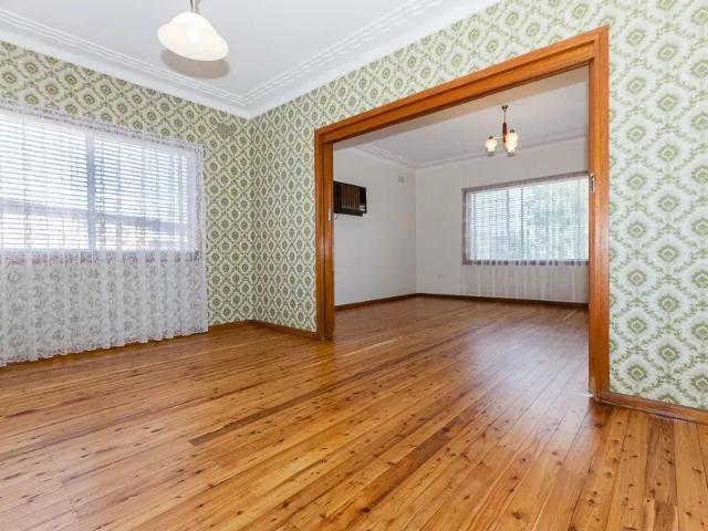 Well Presented Brick Home!