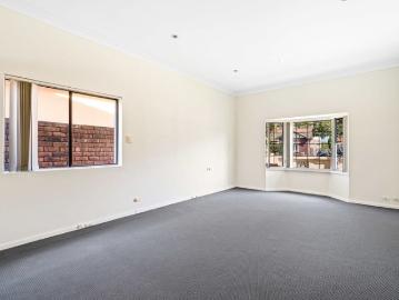 Well presented dual living opportunity