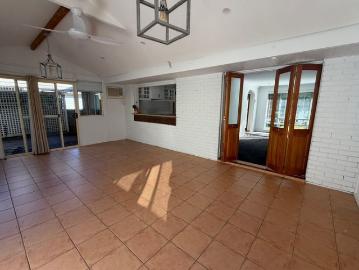 WELL PRESENTED FAMILY HOME