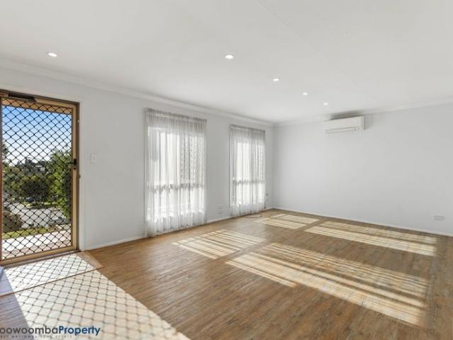 WELL PRESENTED FAMILY HOME AWAITS!