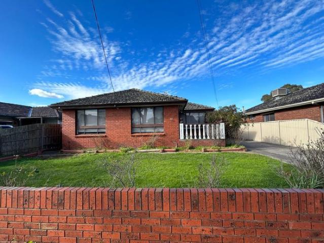 Well Presented Family Home heart of Craigieburn