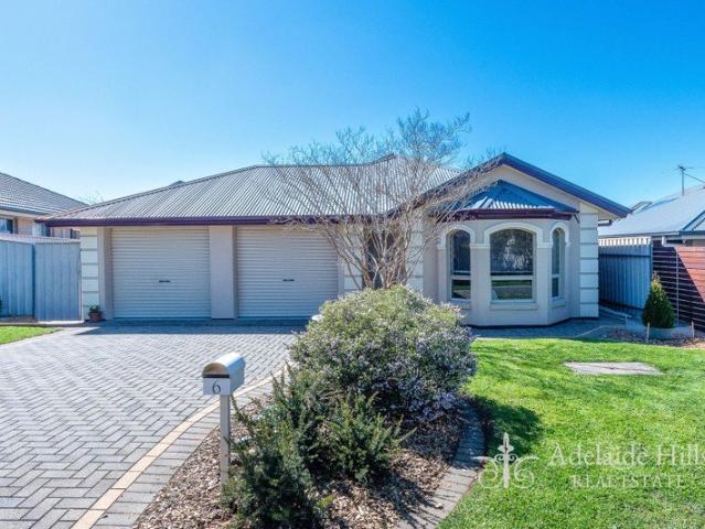 Well Presented Family Living in Mountain Glen Estate