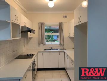 Well Presented First Floor Unit