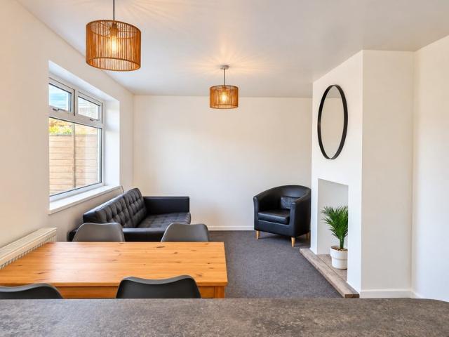 Well presented, four bedroom furnished house