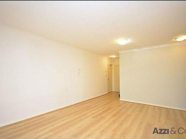 Well Presented Ground Floor 2 Bedroom Unit!
